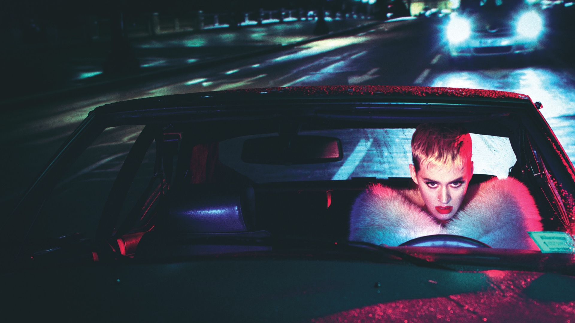 Обои Кэти Перри, Диджей Вю, склад боеприпасов, свет, автомобильные запчасти в разрешении 1920x1080