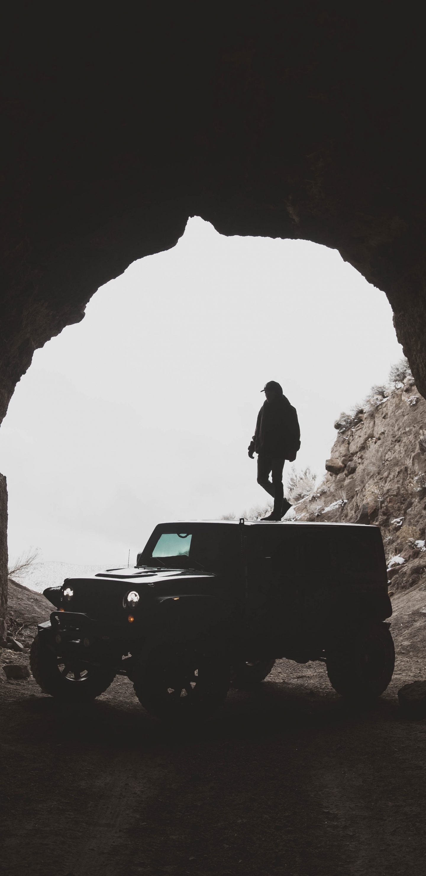 Обои джип, авто, туннель, инфраструктура, пейзаж в разрешении 1440x2960