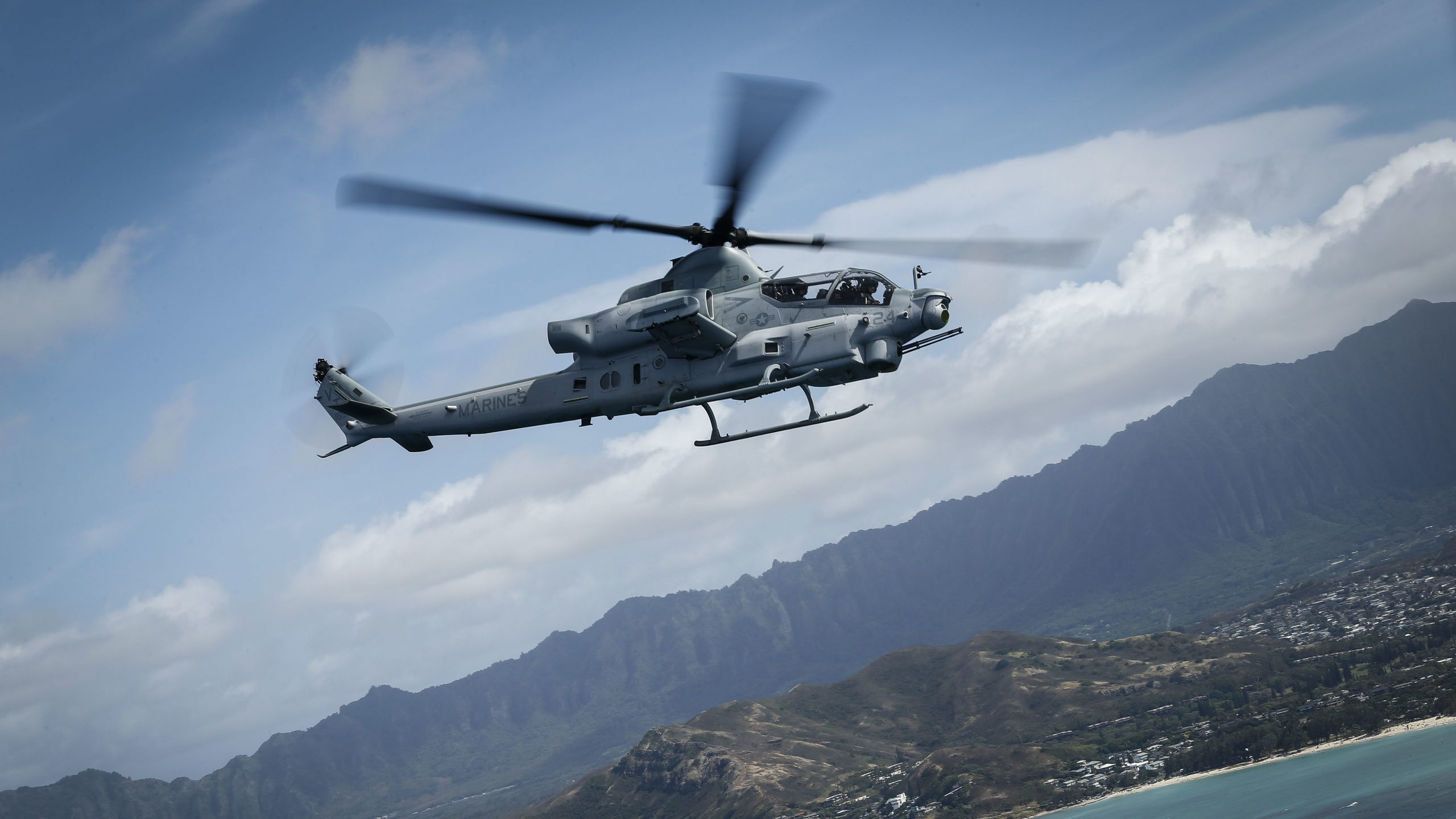 Обои вертолет, ударный вертолет, самолеты, корпус морской пехоты США, винтокрылая машина в разрешении 2560x1440