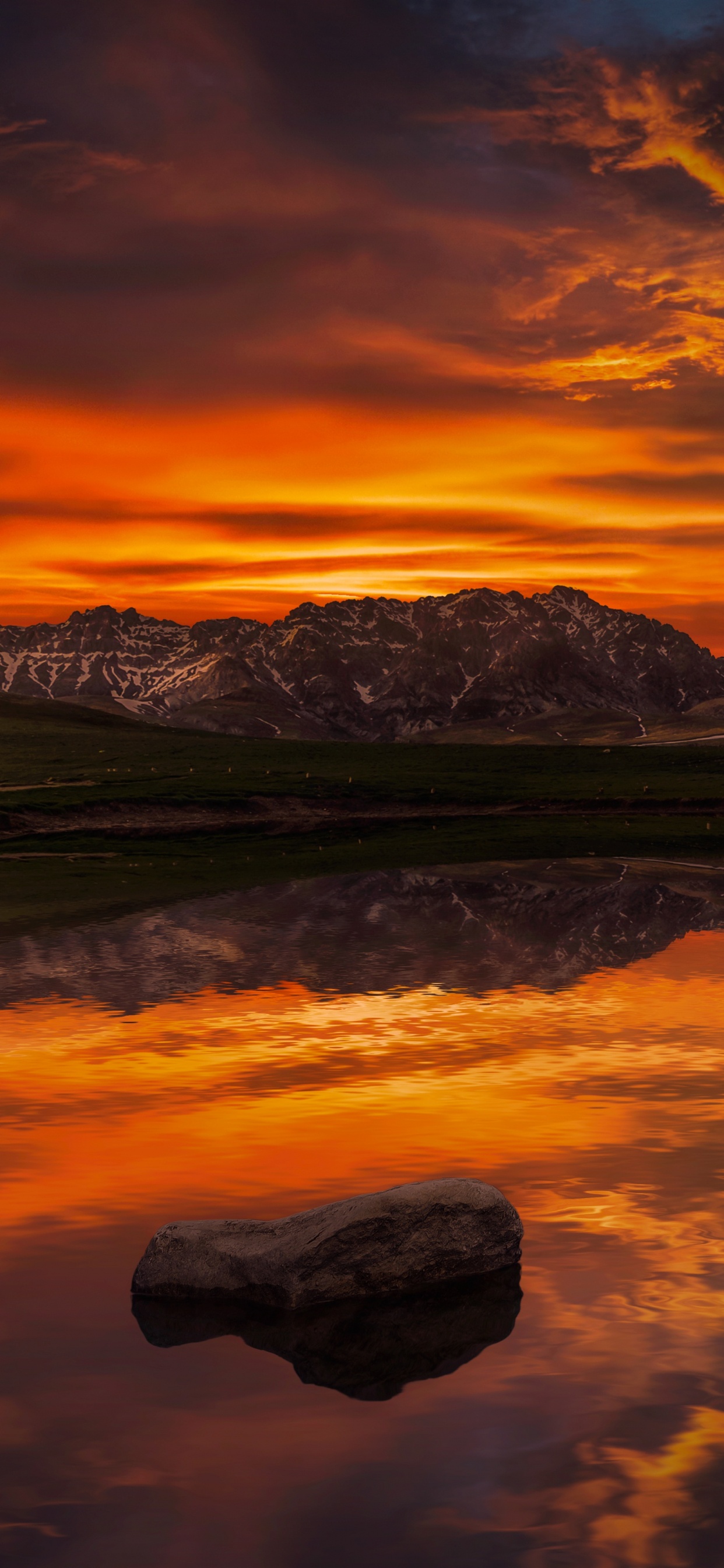 Обои гора, природа, отражение, горизонт, послесвечение в разрешении 1242x2688