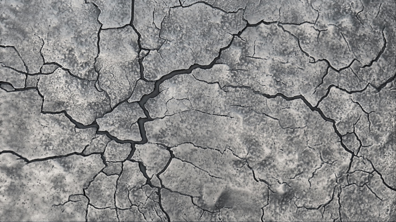 Обои почва, монохромный, засуха, стена, рок в разрешении 1366x768