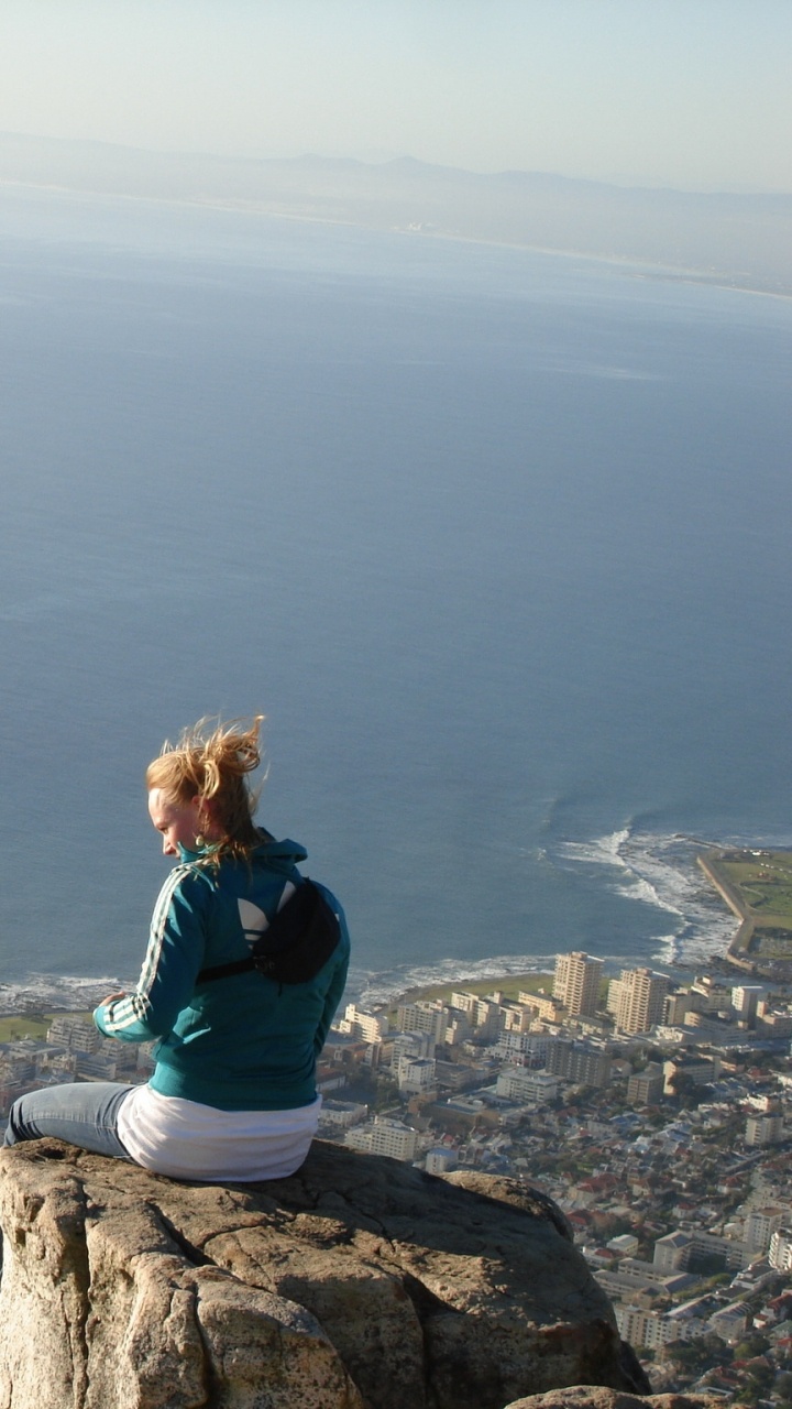 Обои обрыв, море, местность, горизонт, скалы в разрешении 720x1280