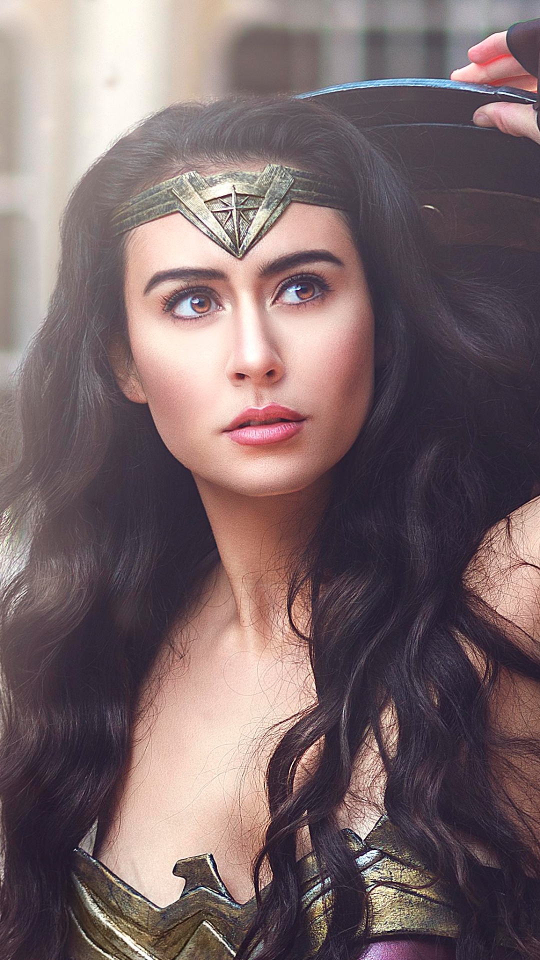 Обои чудоженщина, супергерой, косплей, волосы, красота в разрешении 1080x1920