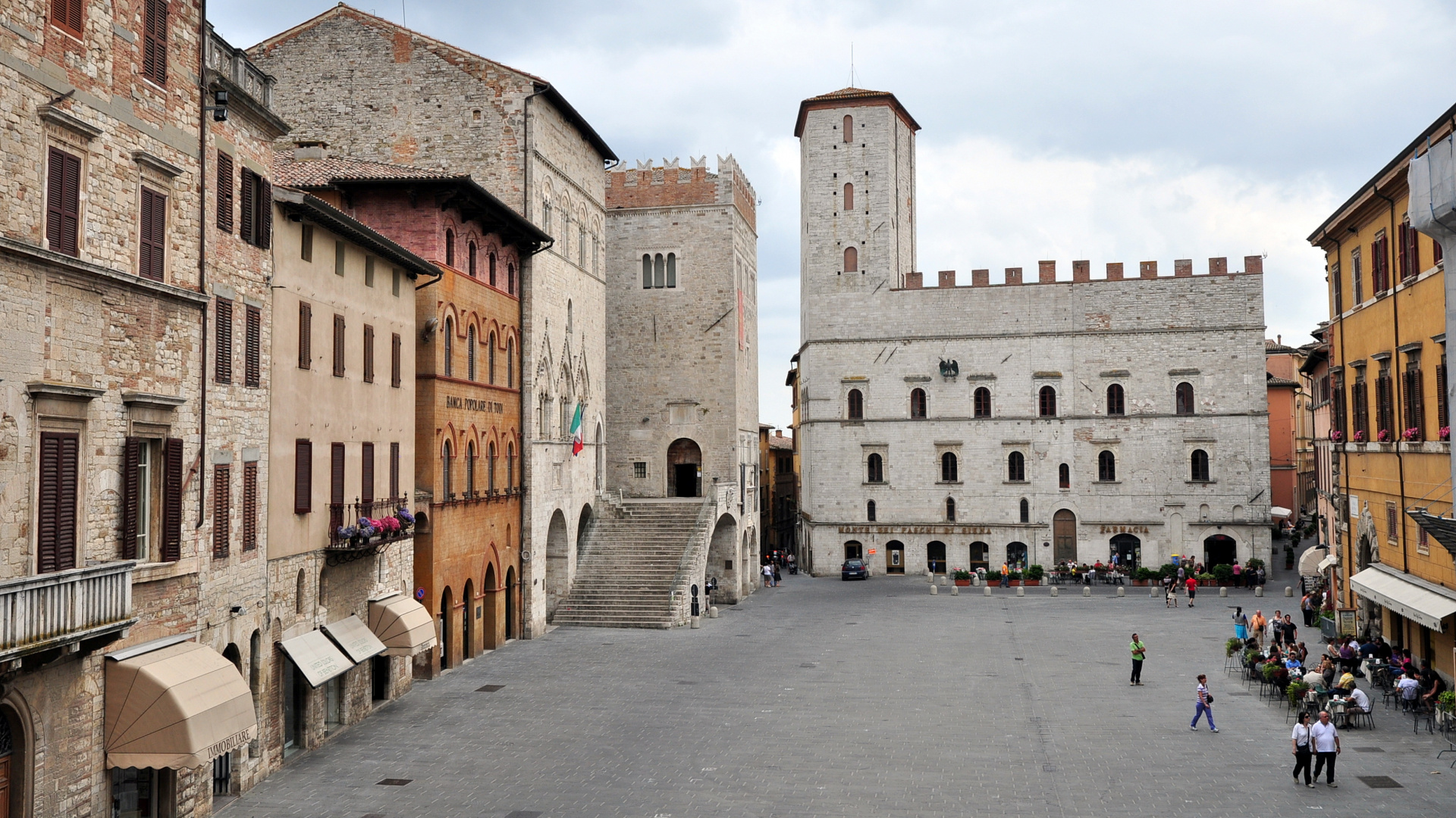Обои Пьяцца-дель-Пополо, Пьяцца дель Пополо в Тоди, городская площадь, городок, город в разрешении 1920x1080