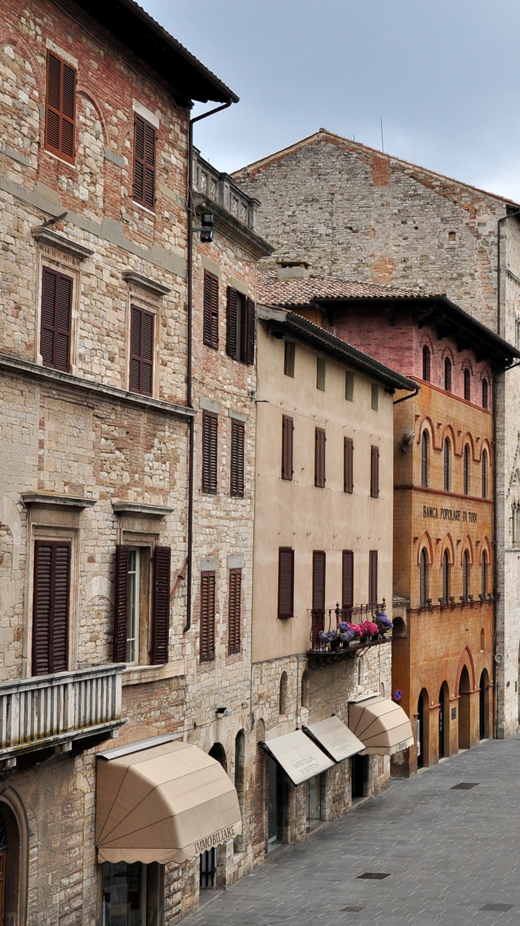 Обои Пьяцца-дель-Пополо, Пьяцца дель Пополо в Тоди, городская площадь, городок, город в разрешении 750x1334