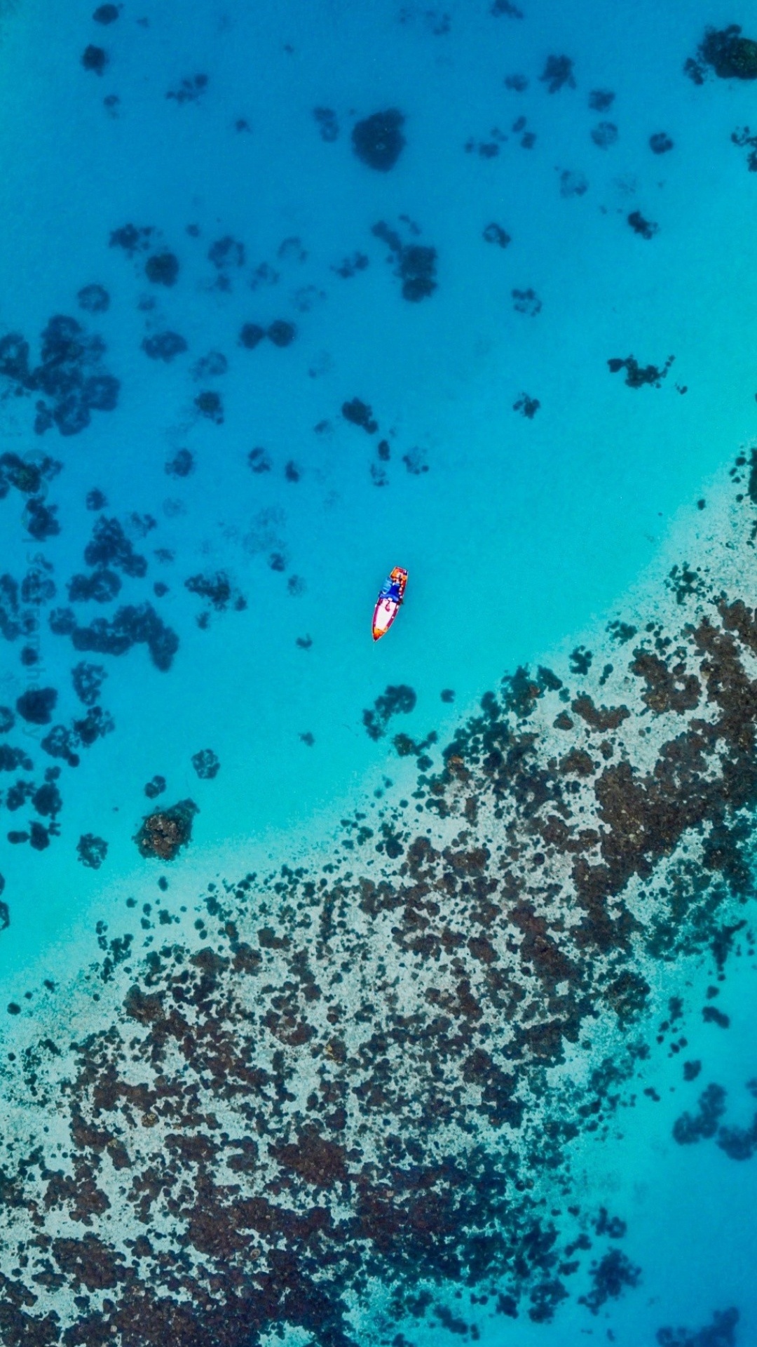 Обои стена, бумага, синий, вода, природа в разрешении 1080x1920