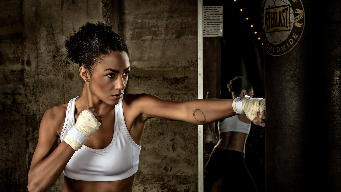 Обои плечо, рука, мышца, физическая подготовка, модель в разрешении 1366x768