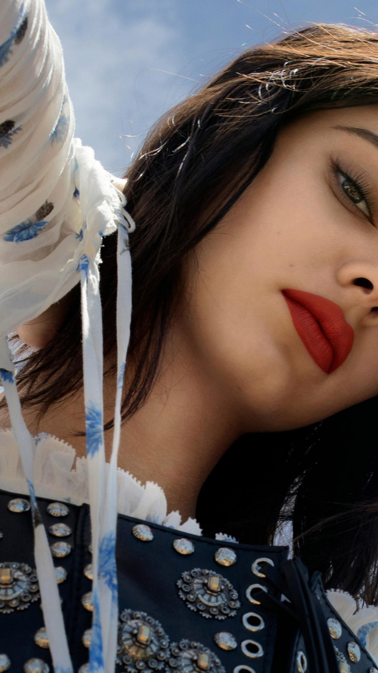 Обои Коул Спроус и Кендалл Дженнер, жизнь Зака Коди, знаменитость, кожа, губа в разрешении 750x1334