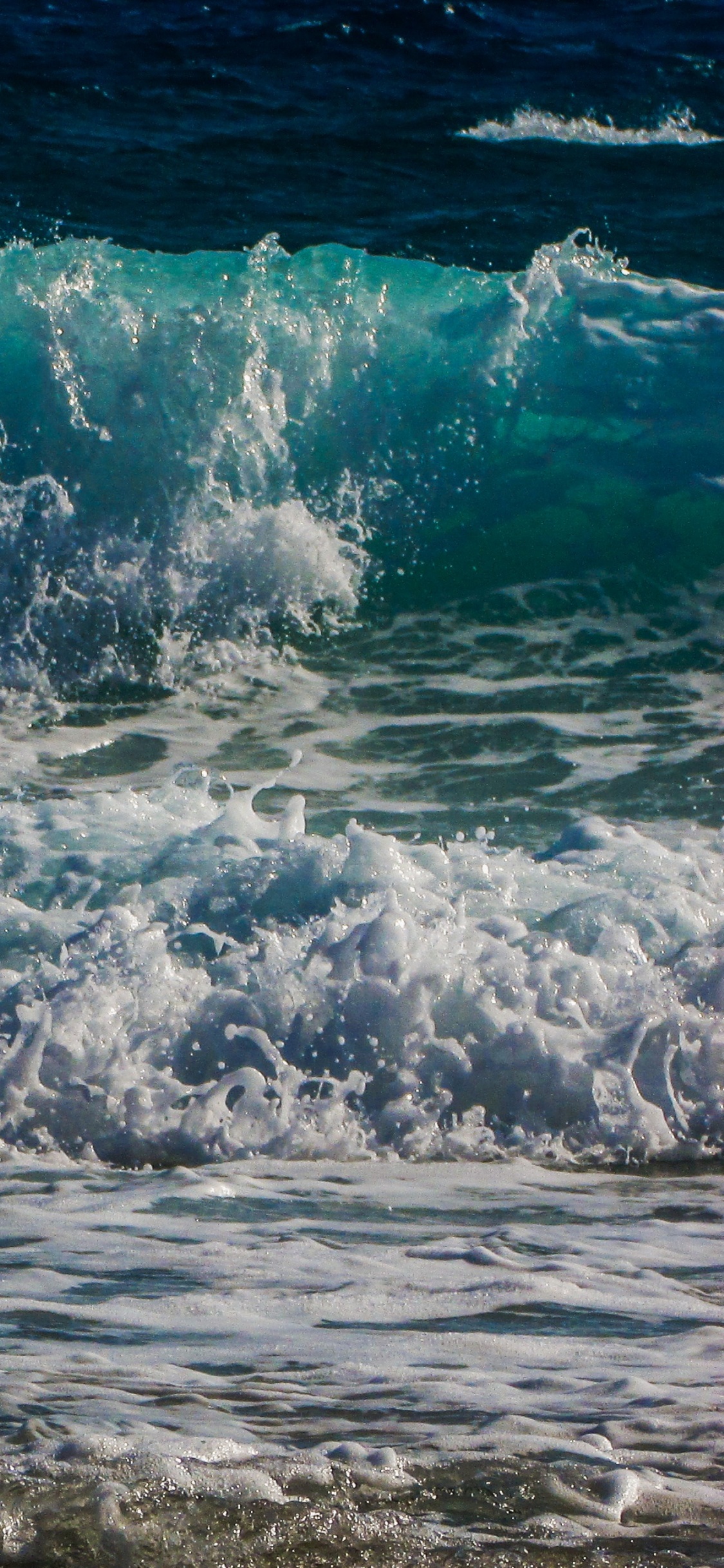 Обои море, ветровая волна, волна, вода, океан в разрешении 1125x2436