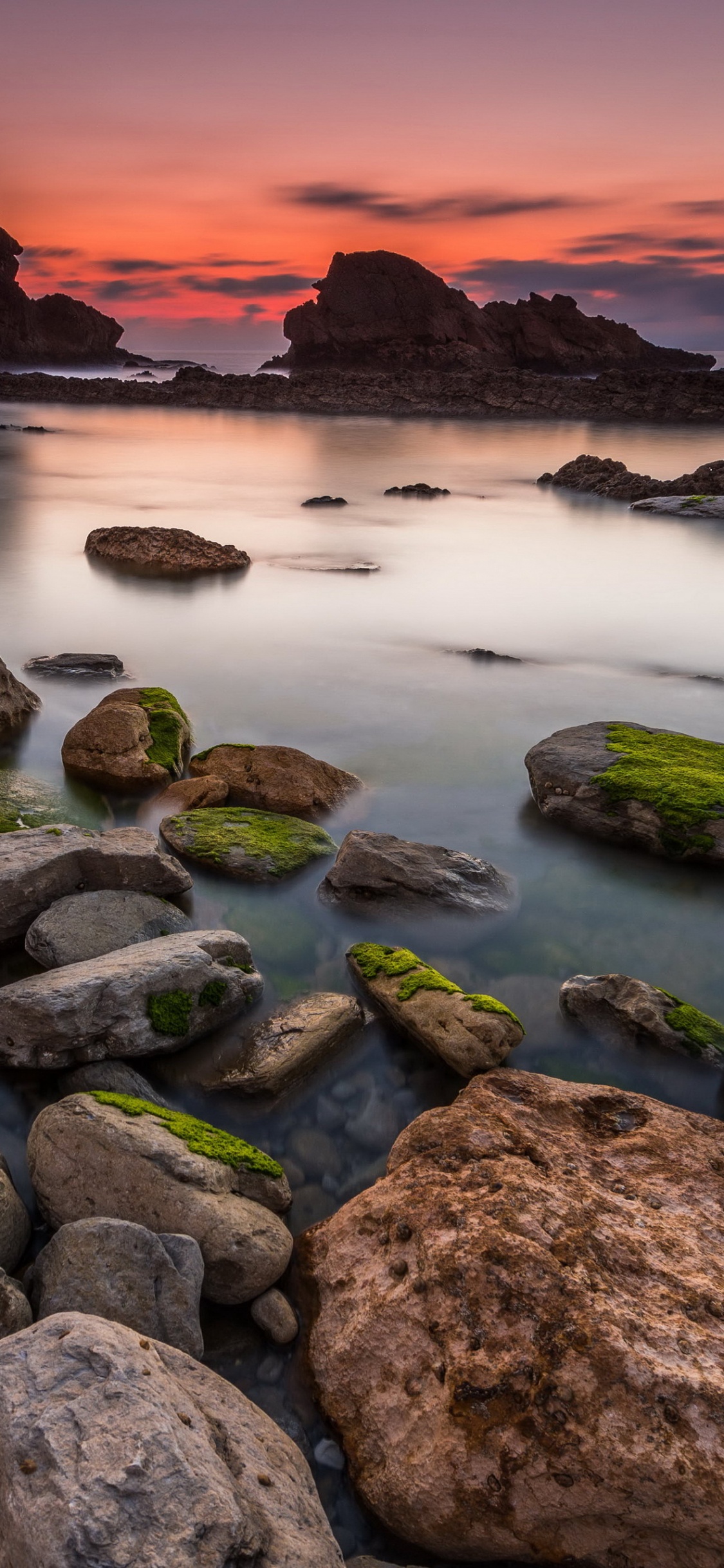 Обои природа, вода, облако, гидроресурсы, свет в разрешении 1125x2436