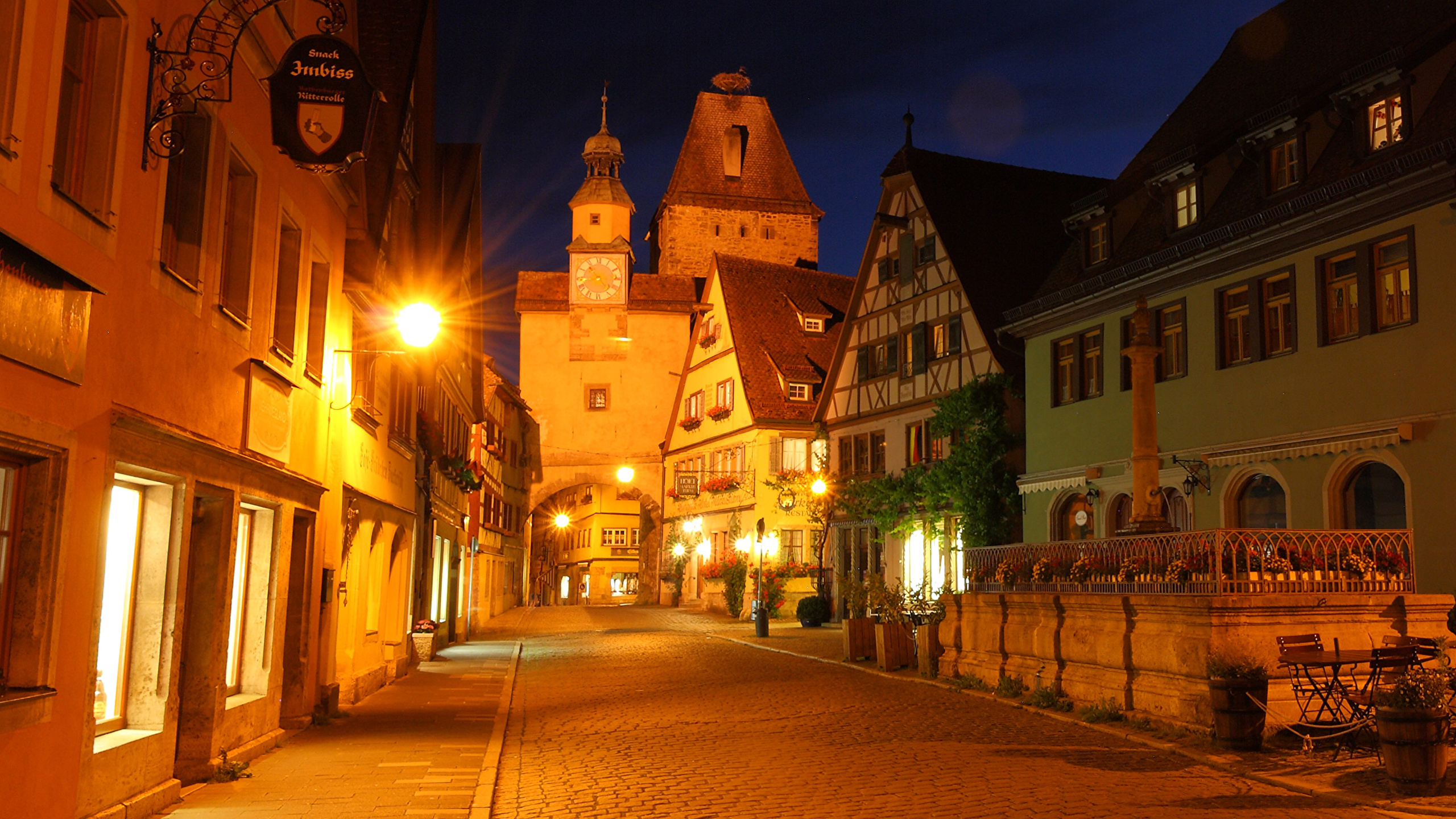 Обои markusturm отель, Ротенбург-об-дер-Таубер, городская площадь, ночь, улица в разрешении 2560x1440