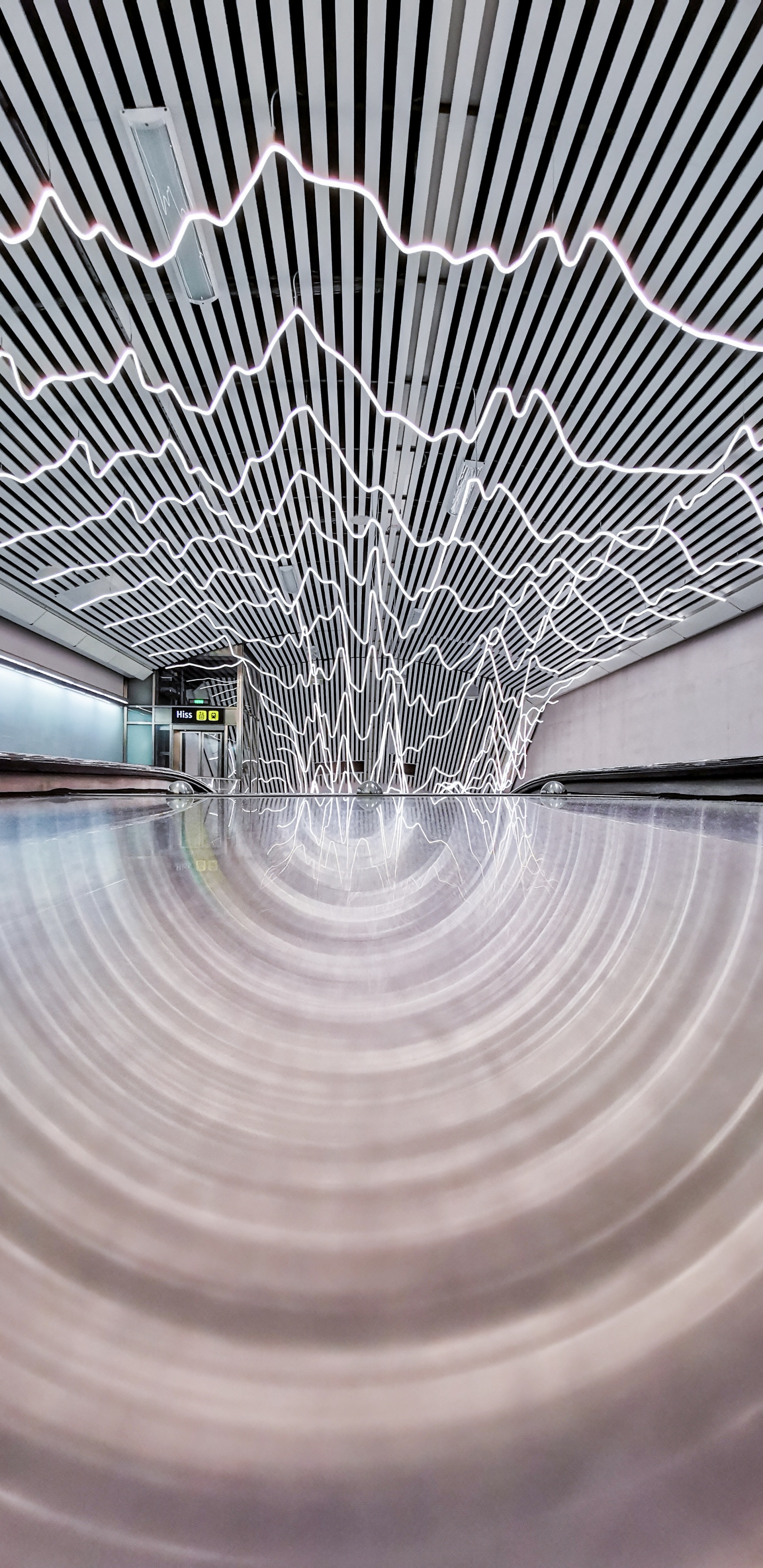 Обои архитектура, потолок, линия, вода, инфраструктура в разрешении 1440x2960