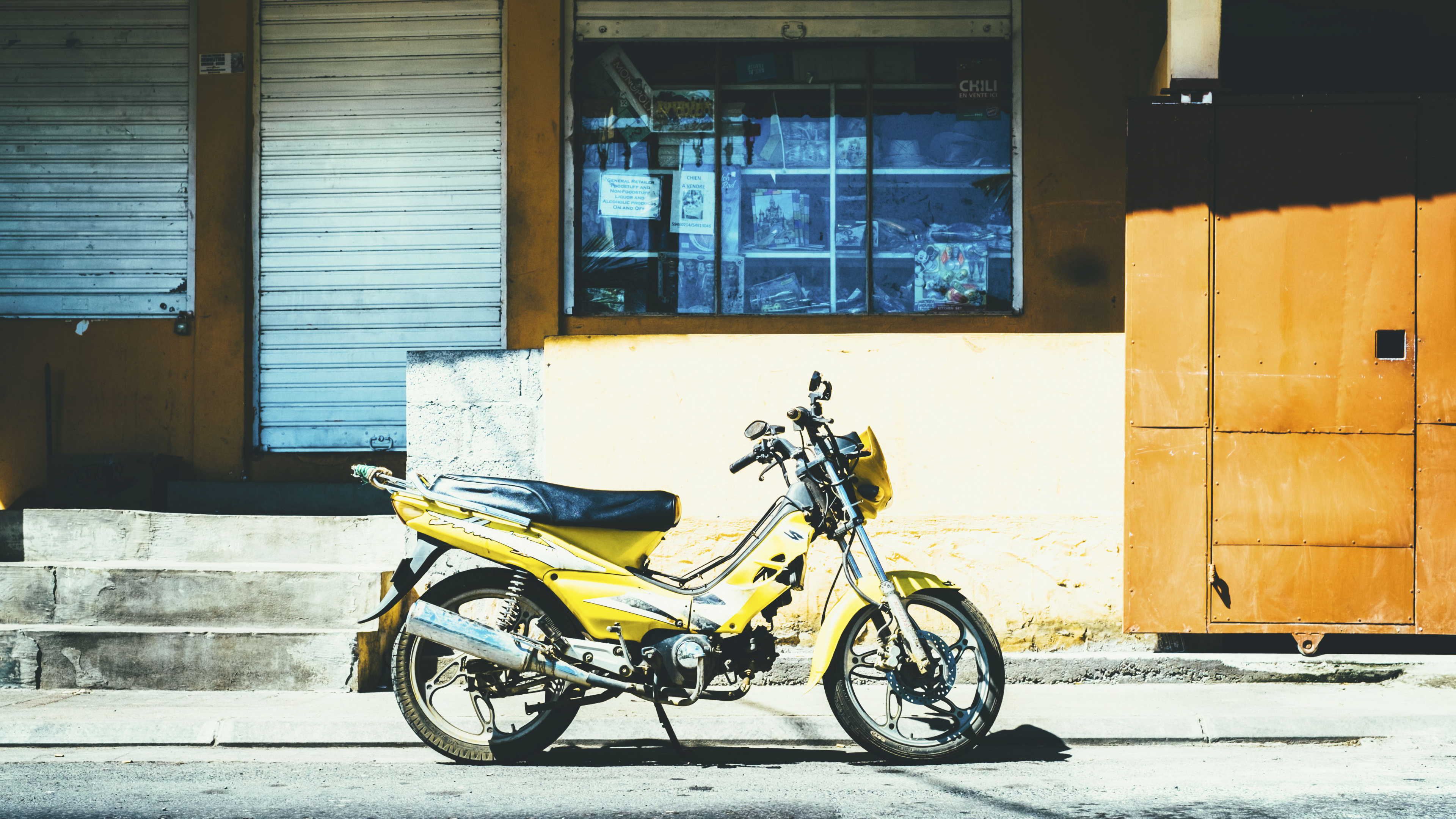 Обои Скутер, автомобильные шины, авто, мотоцикл, мопед в разрешении 3840x2160