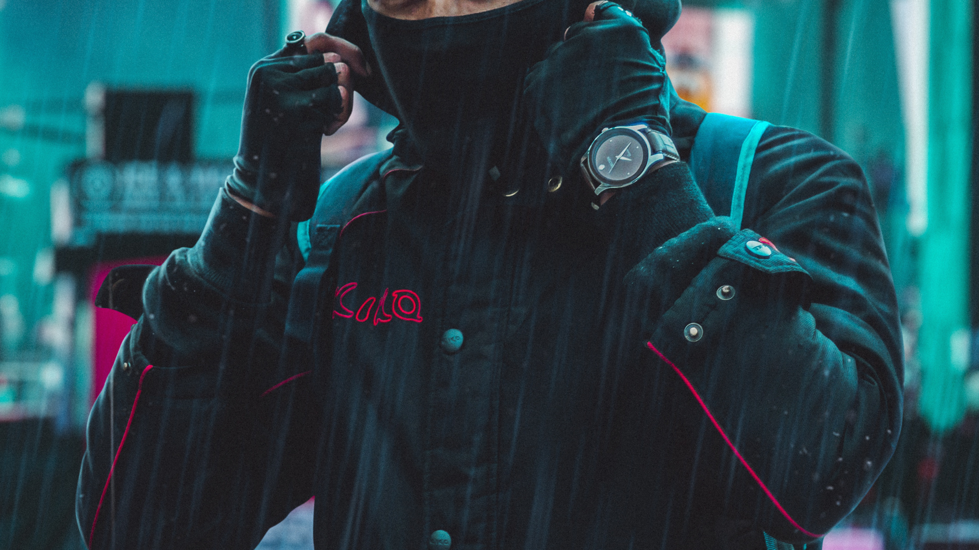 Обои снимок, перчатка, зеленый, человек, стояние в разрешении 1920x1080