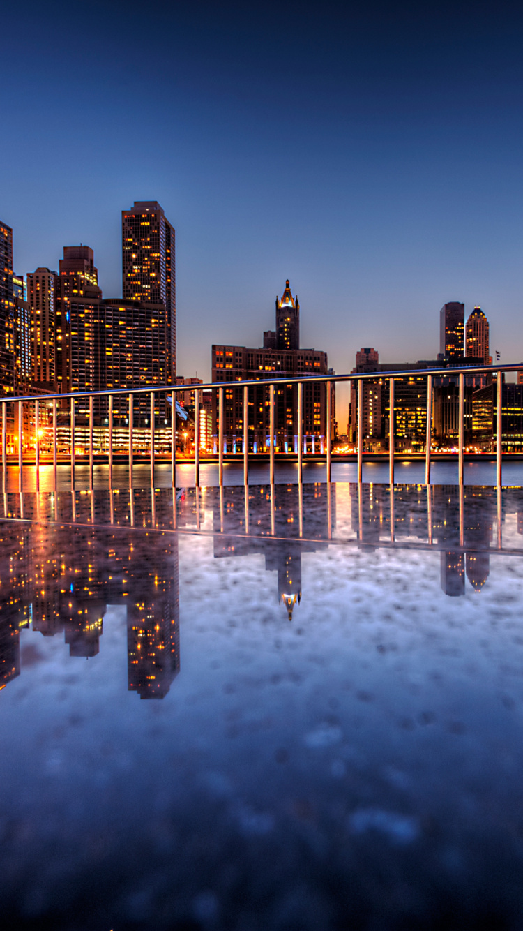 Обои Чикаго, городской пейзаж, линия горизонта, отражение, город в разрешении 750x1334