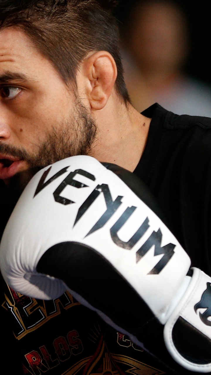 Обои рука, руки, волос, волосы на лице в разрешении 720x1280