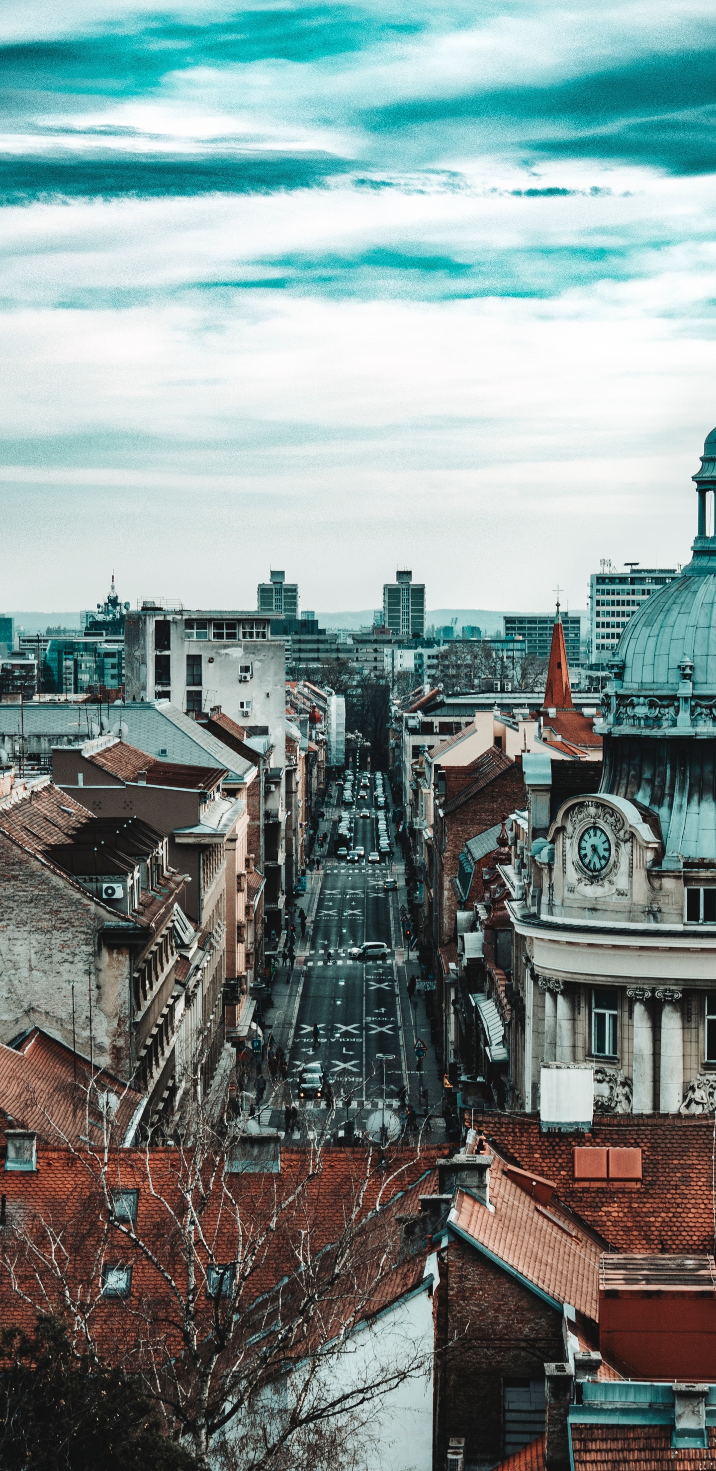 Обои архитектура, городской район, крыша, город, ориентир в разрешении 1440x2960