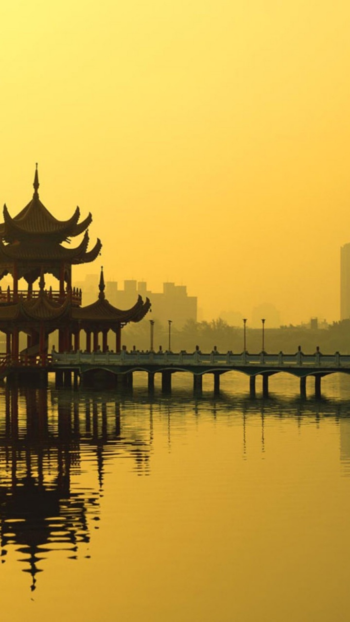 Обои китайская архитектура, отражение, ориентир, утро, спокойный в разрешении 720x1280