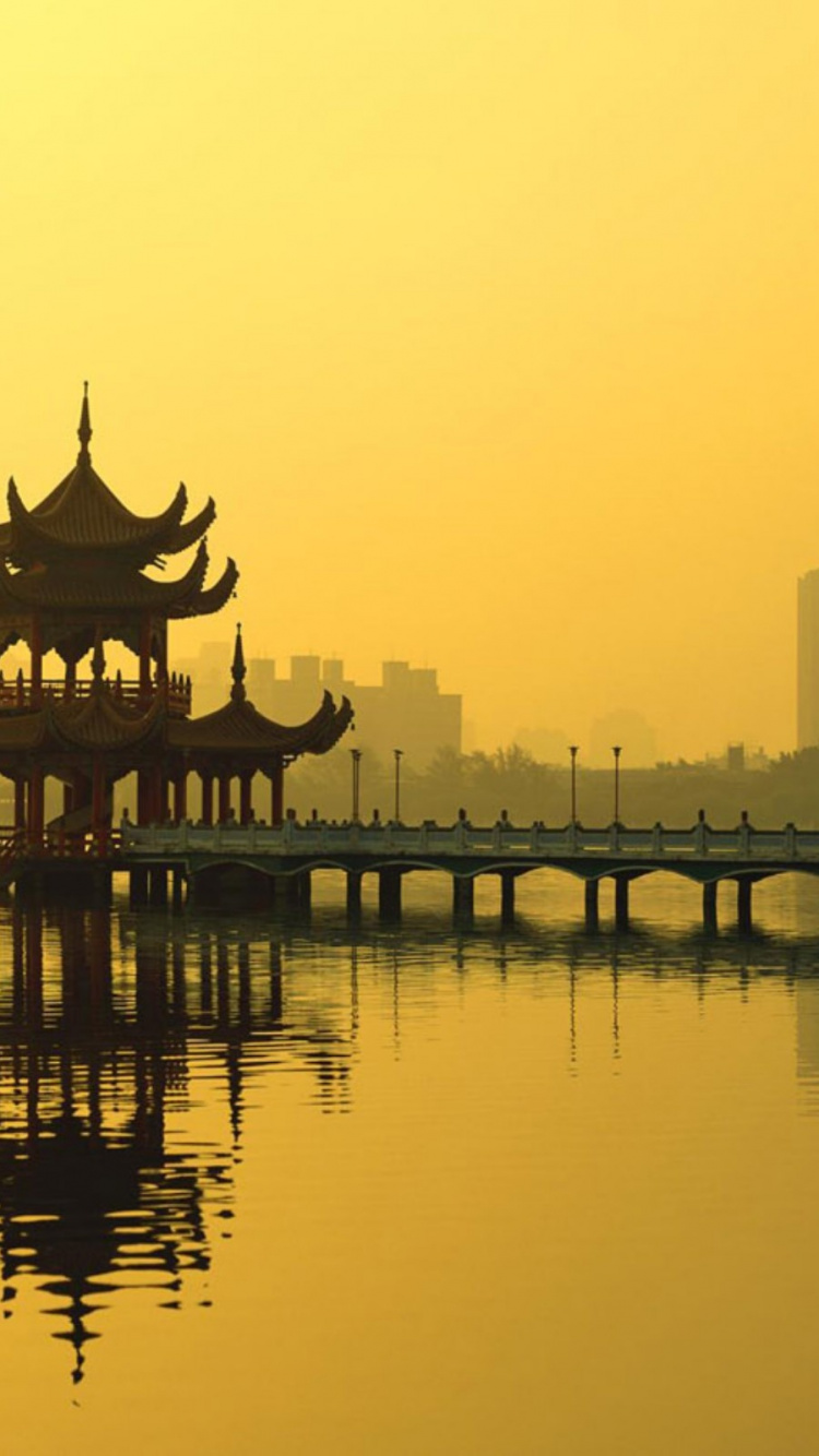 Обои китайская архитектура, отражение, ориентир, утро, спокойный в разрешении 750x1334