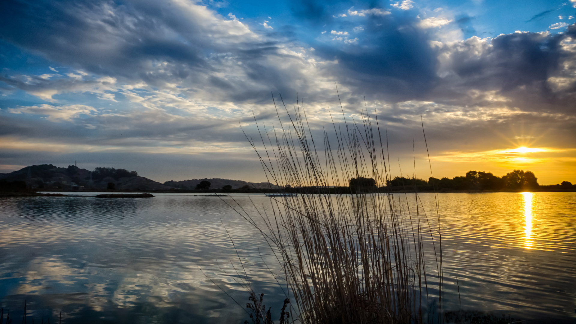 Обои восход солнца, закат, природа, отражение, вода в разрешении 1920x1080