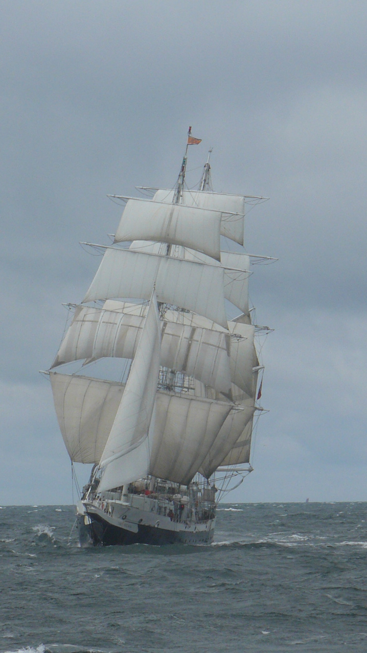 Обои корабль, парусник, высокий корабль, мачта, лодка в разрешении 750x1334