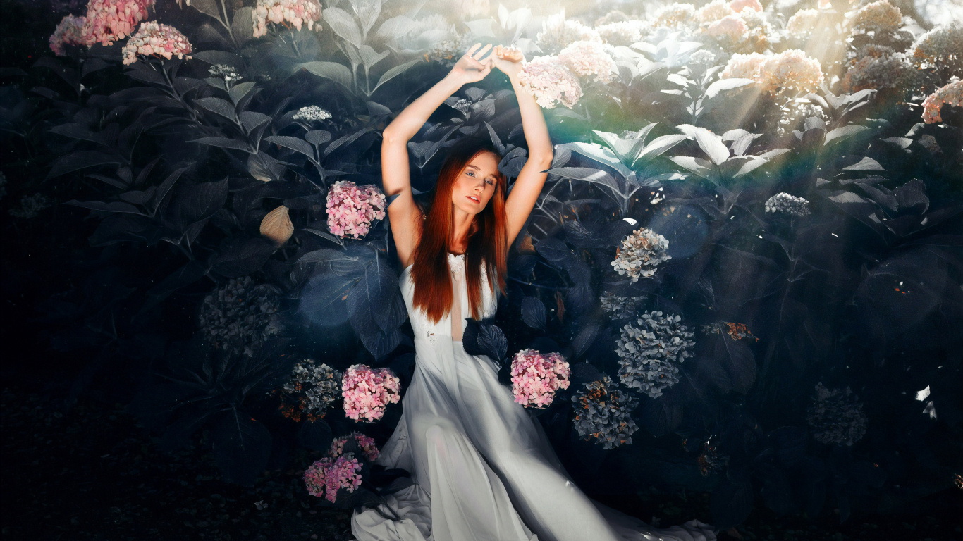 Обои красота, розовый, фэшн, отражение, перформанс в разрешении 1366x768