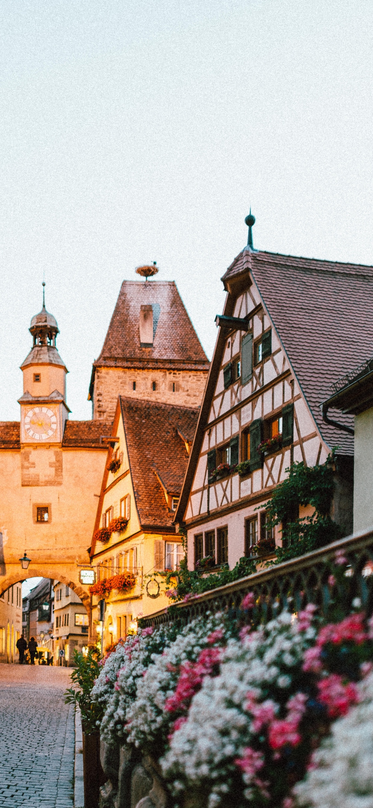 Обои markusturm отель, путешествие, жилье, городок, здание в разрешении 1242x2688