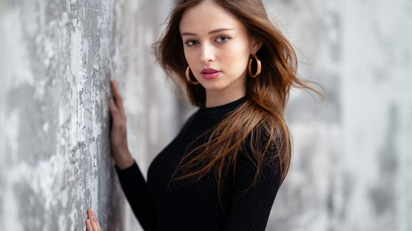 Обои волосы, манекенщица, плечо, красота, губа в разрешении 1366x768