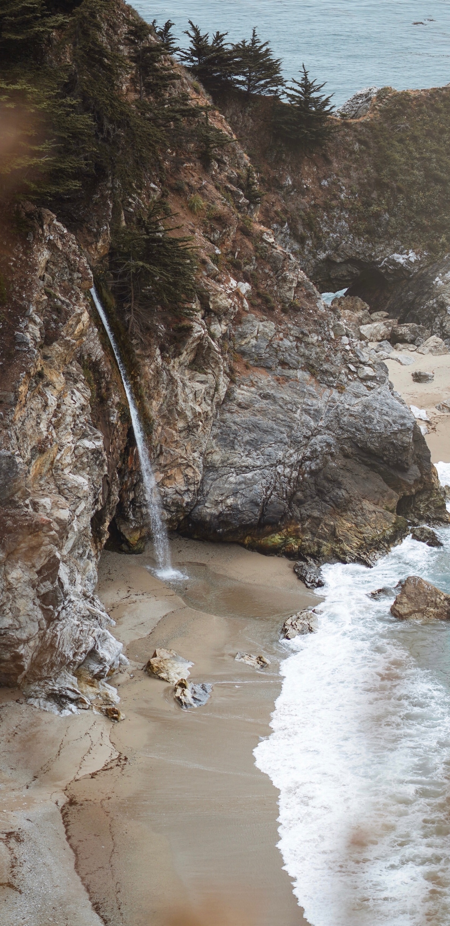 Обои рок, формирование, вода, геология, водоток в разрешении 1440x2960