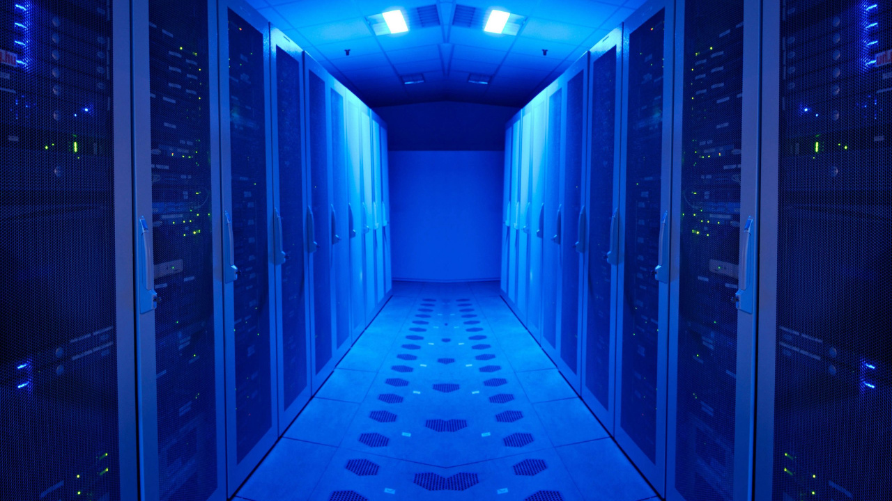 Обои Серверная комната, центр обработки данных, Информационные технологии, синий, свет в разрешении 1280x720