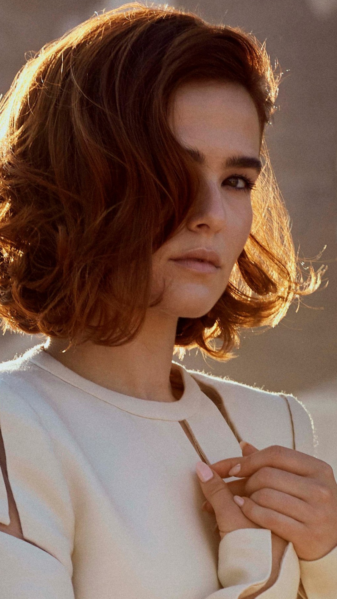 Обои красота, блондин, сундук, каштановые волосы, слоистых волос в разрешении 1080x1920