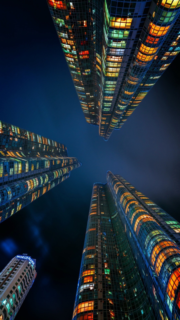 Обои здание, небоскреб, дневное время, синий, свет в разрешении 720x1280