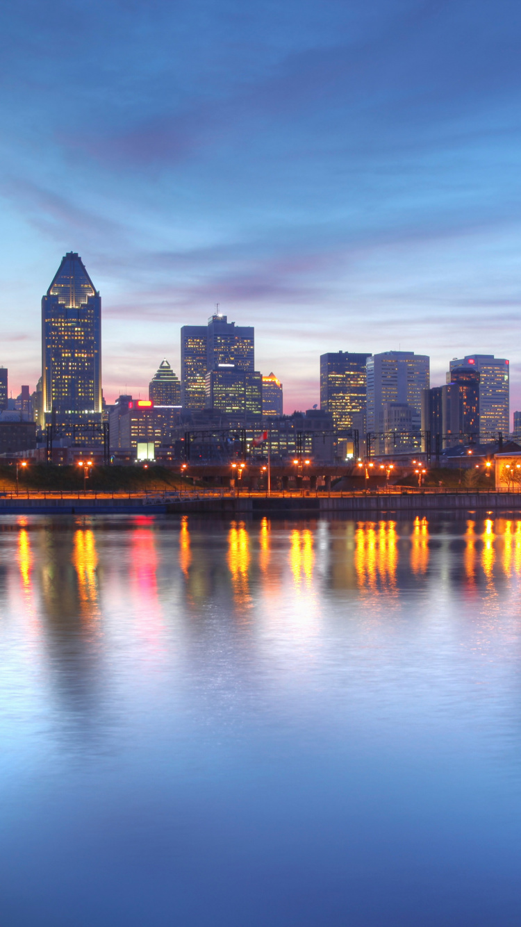 Обои городской пейзаж, отражение, линия горизонта, город, вода в разрешении 750x1334