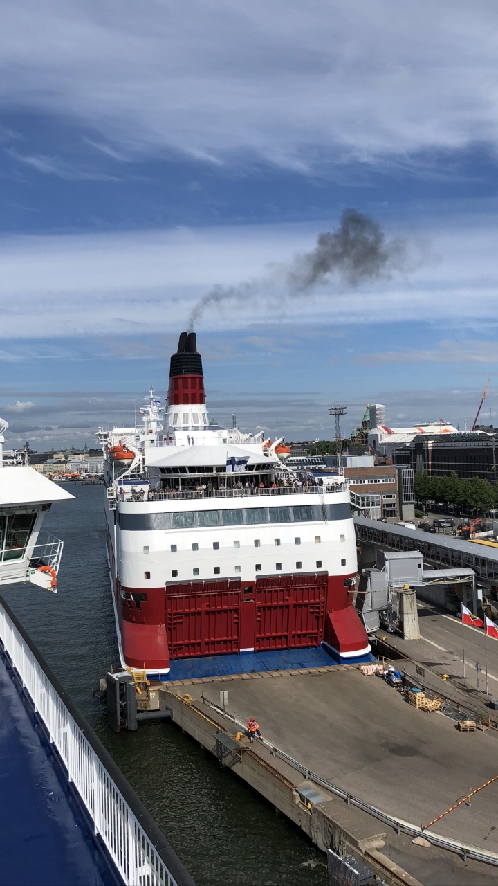 Обои перевозка воды, паром, круизное судно, теплоход, корабельная архитектура в разрешении 720x1280