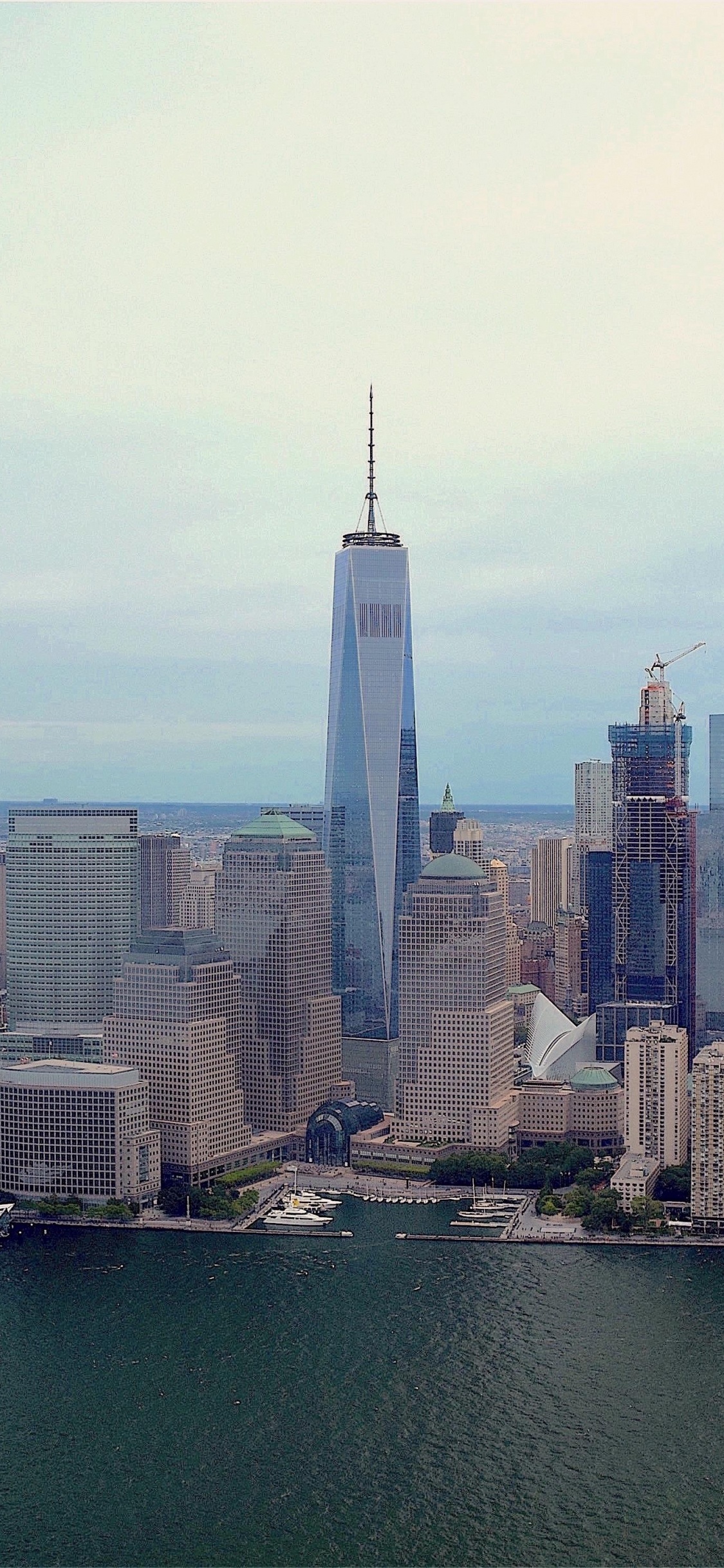 Обои Эмпайр Стейт Билдинг, линия горизонта, небоскреб, город, городской пейзаж в разрешении 1125x2436