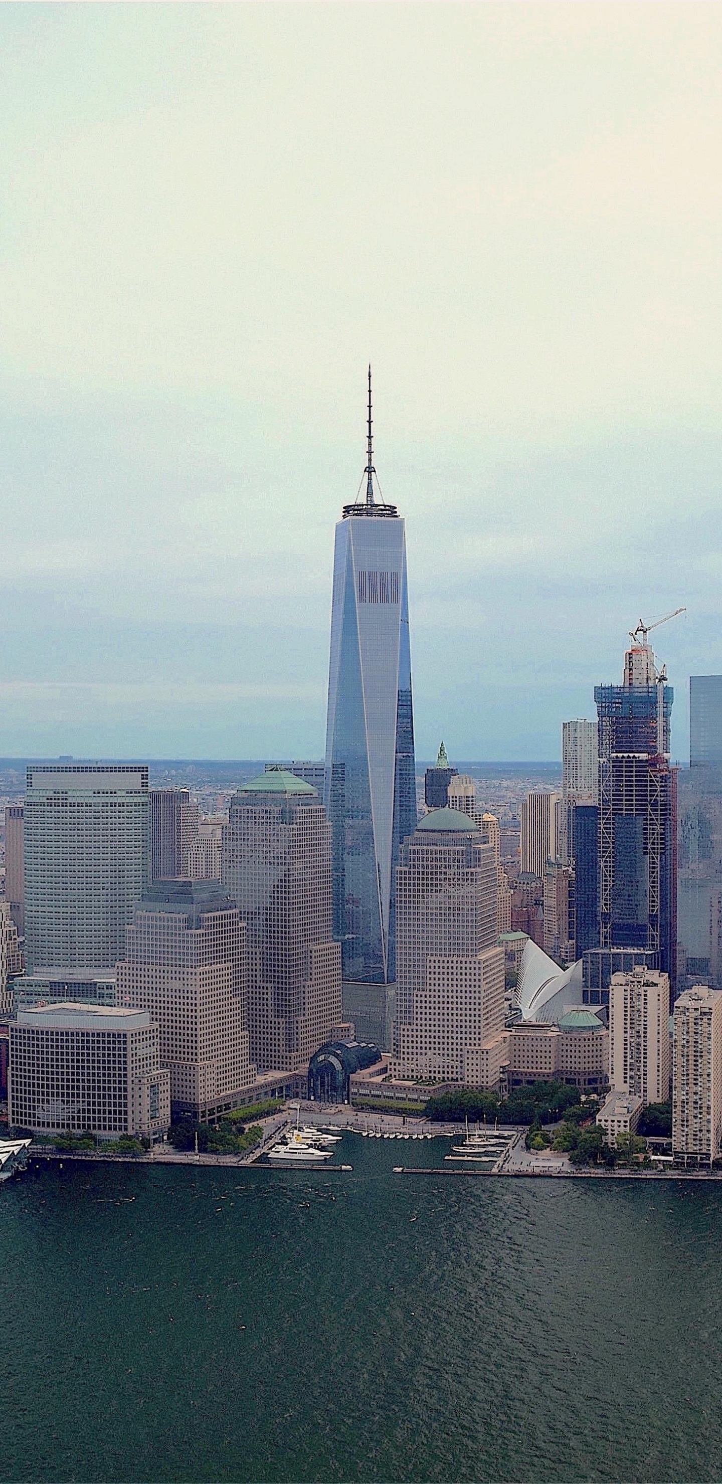 Обои Эмпайр Стейт Билдинг, линия горизонта, небоскреб, город, городской пейзаж в разрешении 1440x2960