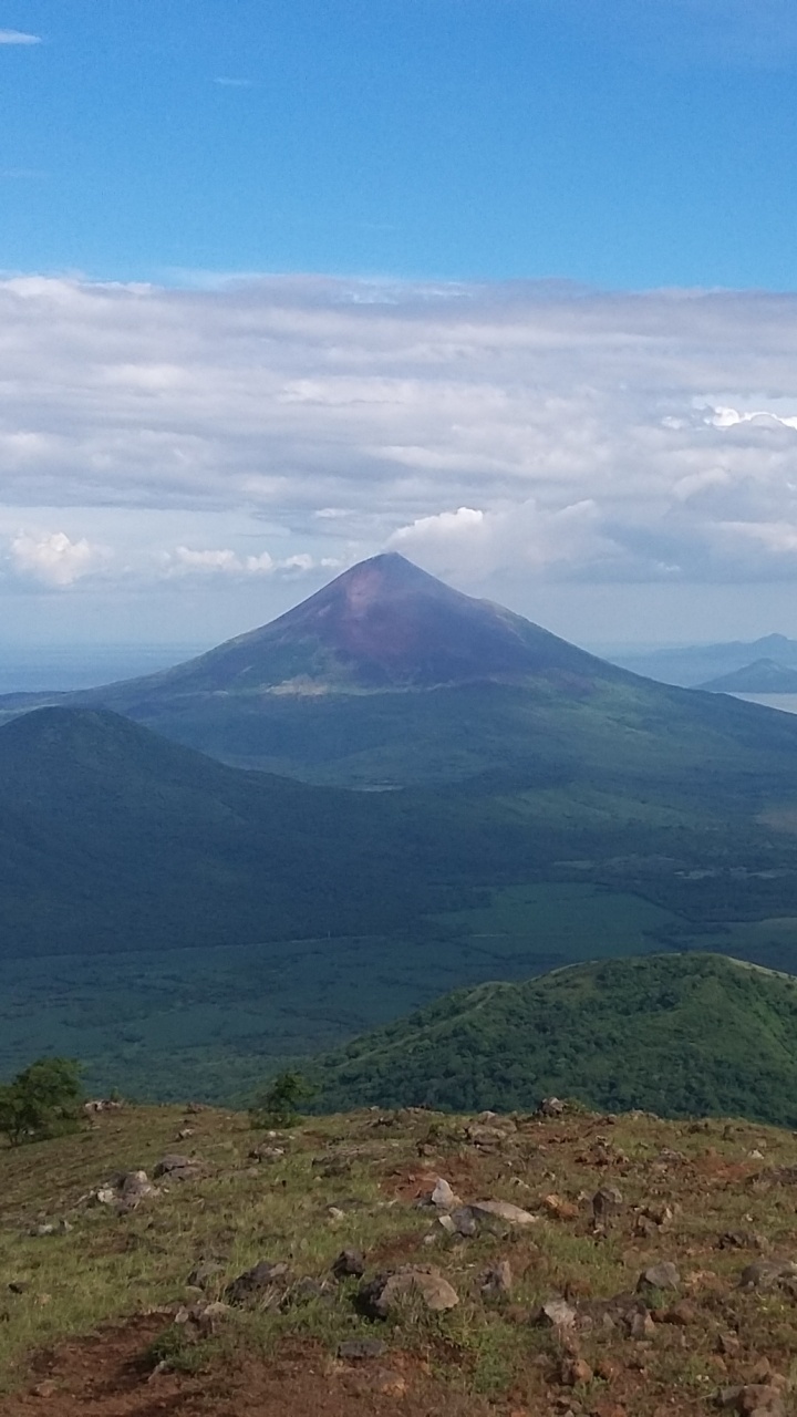 Обои нагорье, горный хребет, хребет, плато, гора в разрешении 720x1280