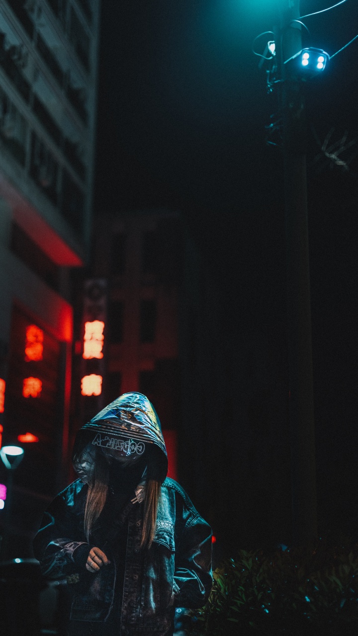 Обои толстовка ночь, Страшно быть одиноким, песня, дизер, ночь в разрешении 720x1280