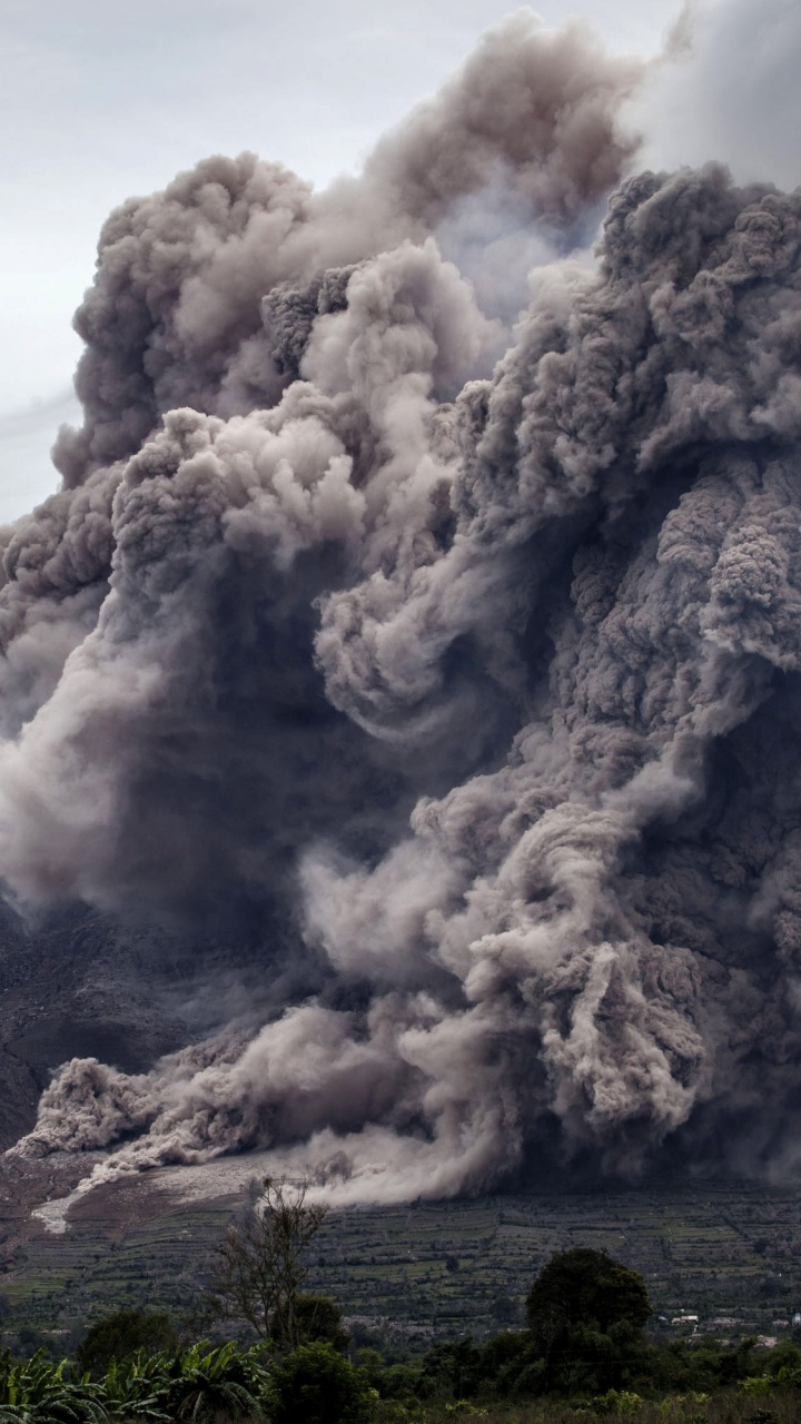 Обои вулкан, вулканического рельефа, типы вулканических извержений, купол лавы, дым в разрешении 720x1280