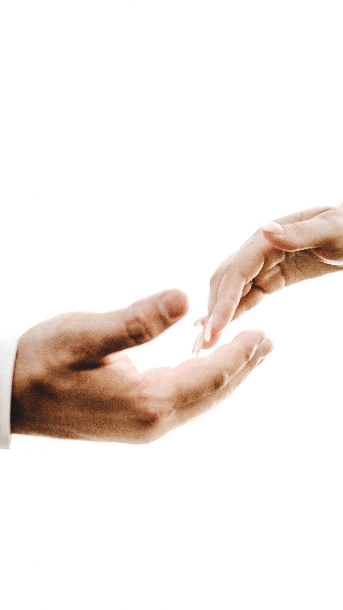 Обои рука, жест, наручные, мышца, браслет в разрешении 1440x2560