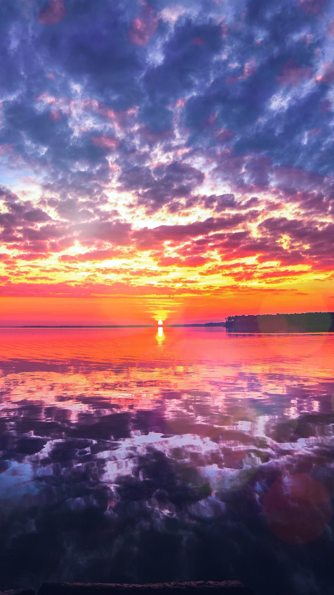 Обои восход солнца, яблоко, облако, вода, атмосфера в разрешении 1080x1920