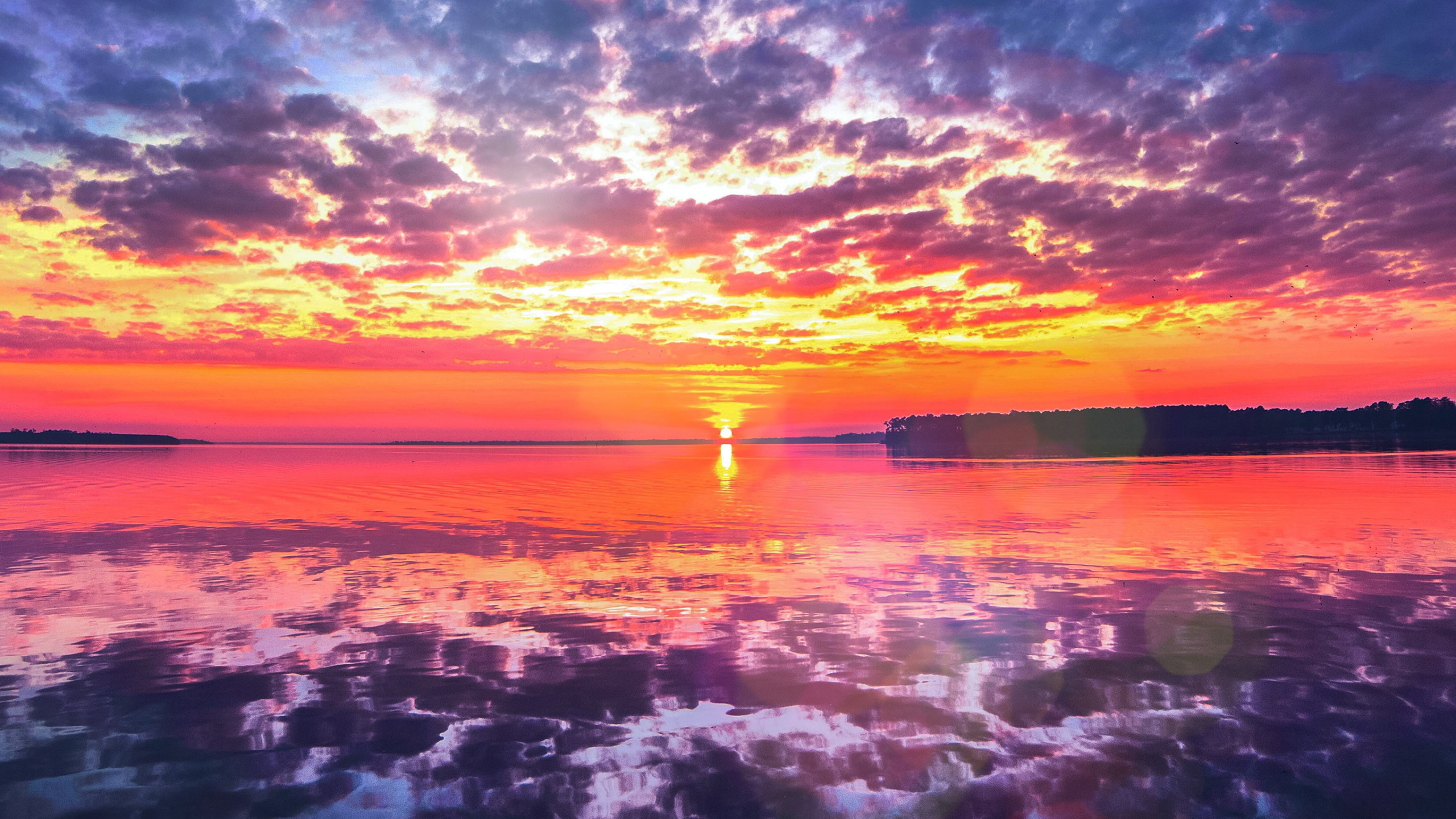 Обои восход солнца, яблоко, облако, вода, атмосфера в разрешении 2560x1440