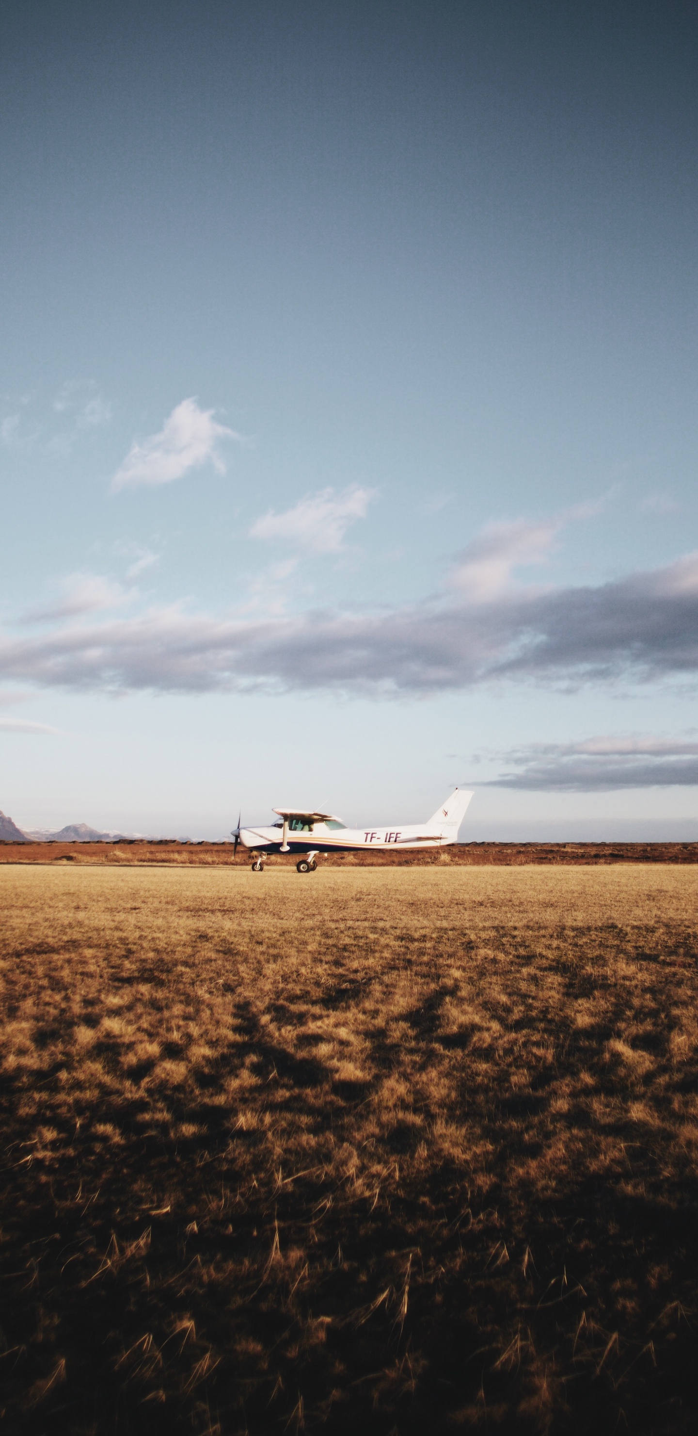 Обои самолет, самолеты, горизонт, окружающая среда, облако в разрешении 1440x2960