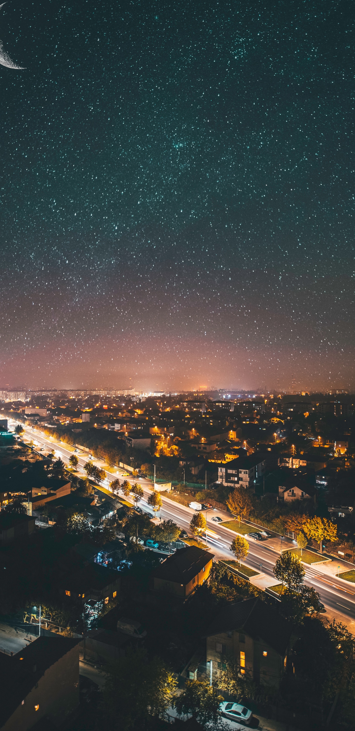 Обои ночь, городской пейзаж, город, городской район, населенный пункт в разрешении 1440x2960