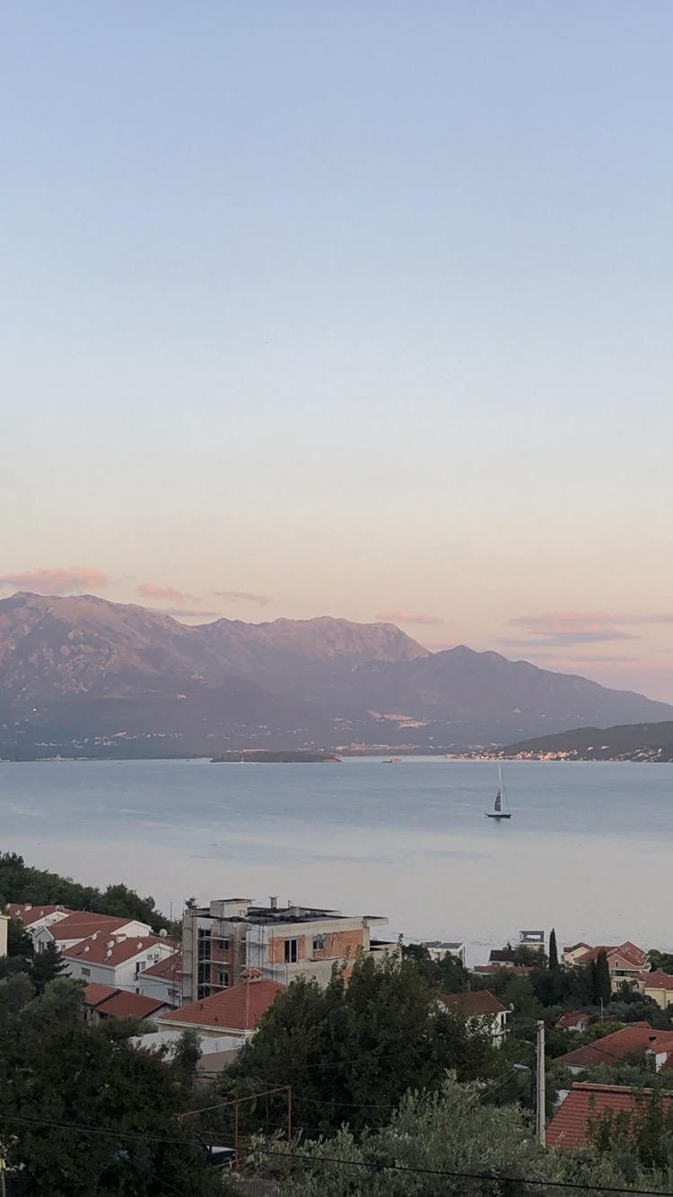 Обои горный рельеф, нагорье, холм, горизонт, Банк в разрешении 750x1334