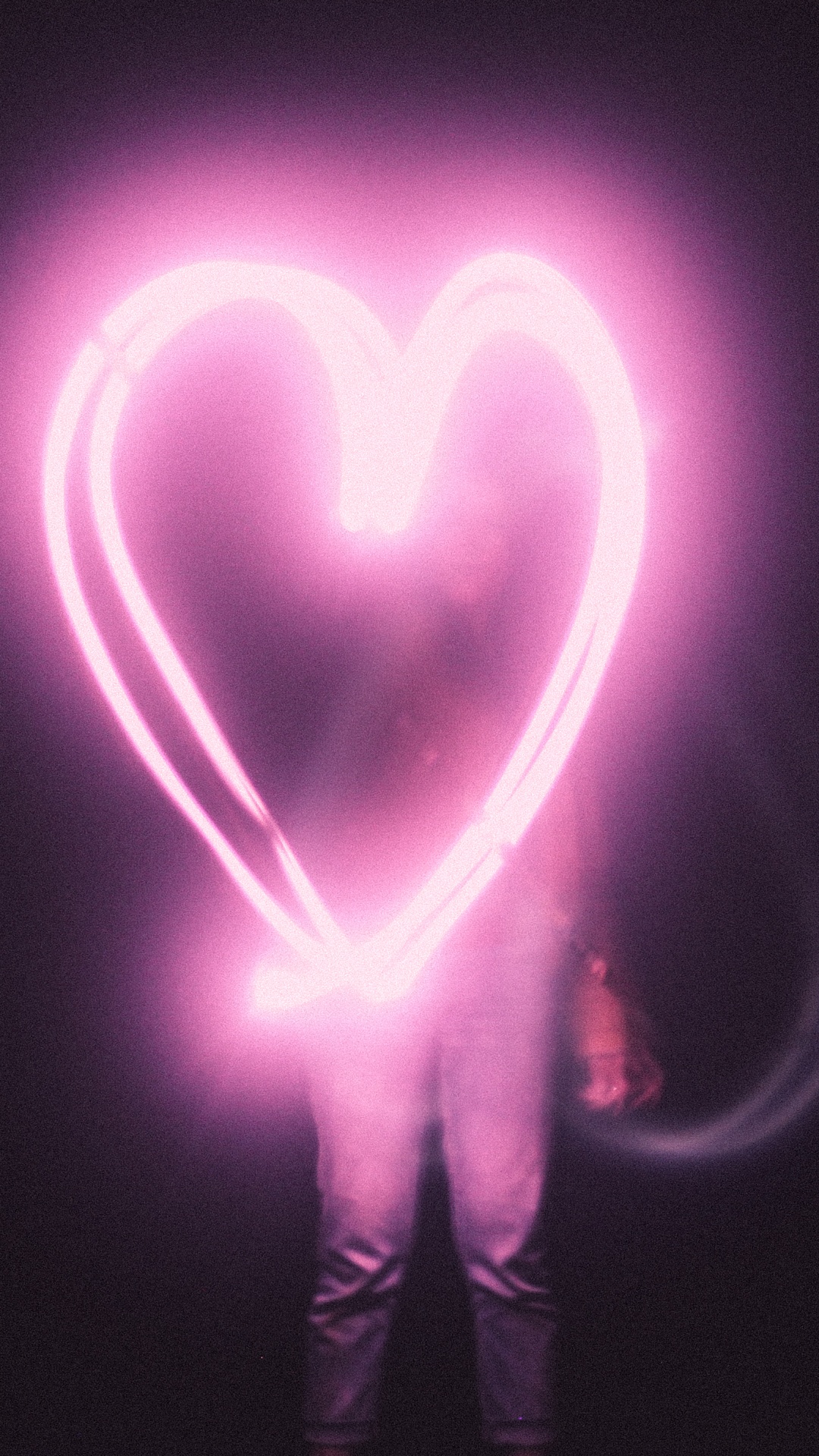 Обои свет, сердце, любовь, неон, графика в разрешении 1080x1920