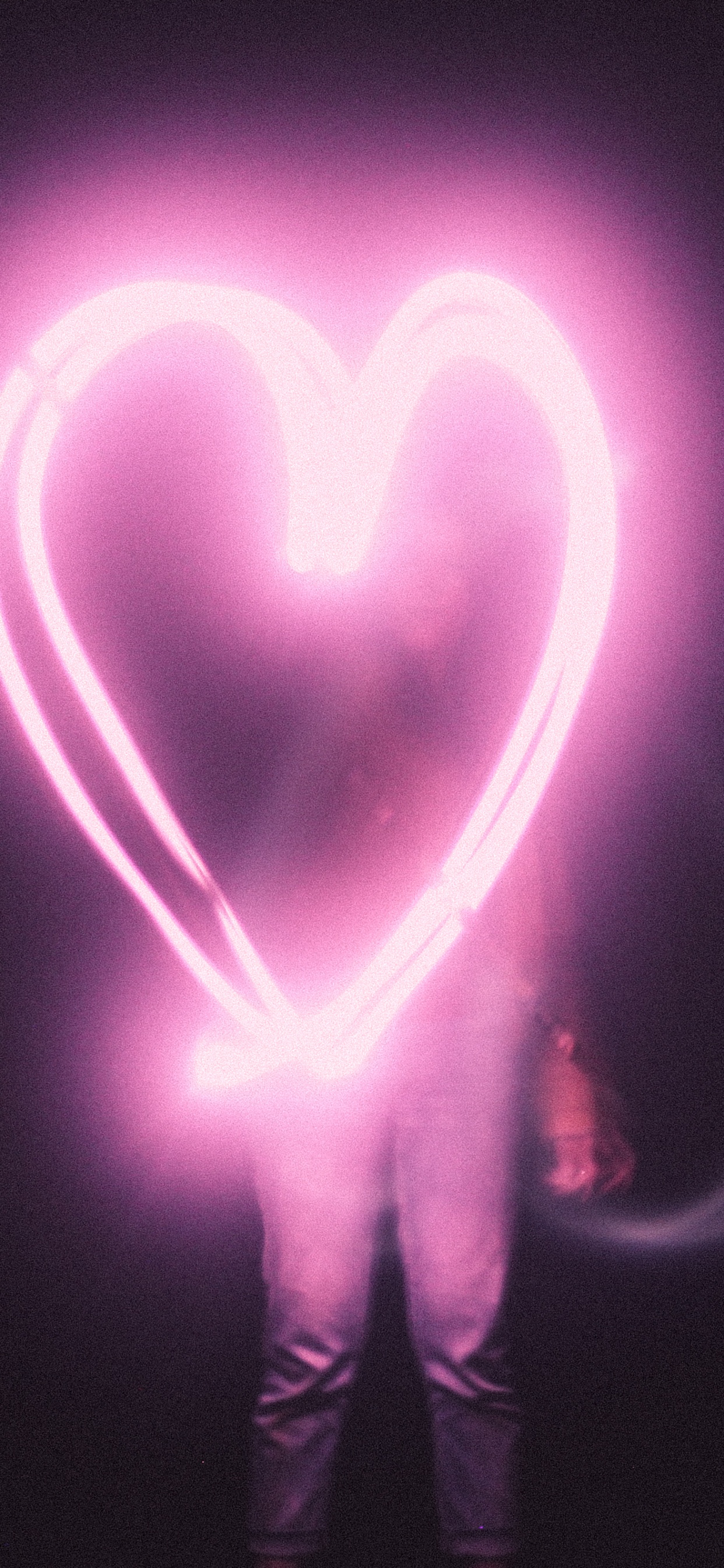 Обои свет, сердце, любовь, неон, графика в разрешении 1242x2688