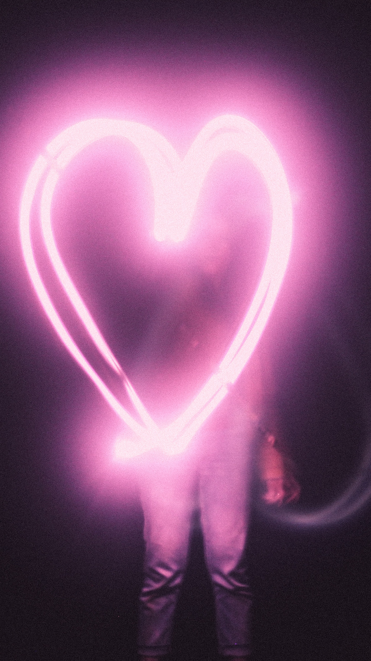 Обои свет, сердце, любовь, неон, графика в разрешении 1440x2560