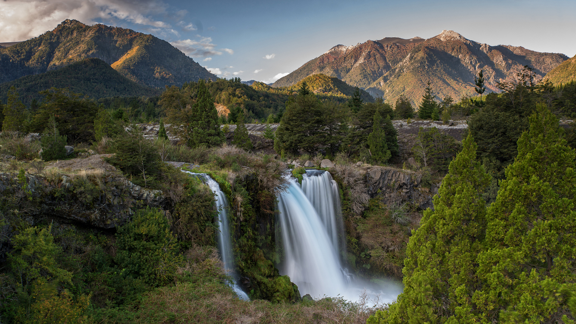 Обои природа, водопад, водоем, гора, вода в разрешении 1920x1080