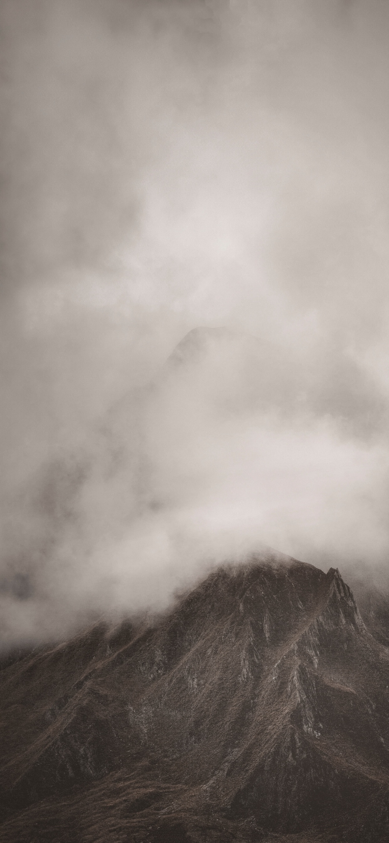 Обои горный хребет, облако, атмосфера, холм, нагорье в разрешении 1242x2688